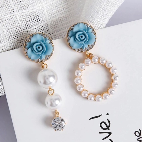 5 for 25$ Super Cute Hoop & Drop Rose &Pearls - Picture 2 of 3